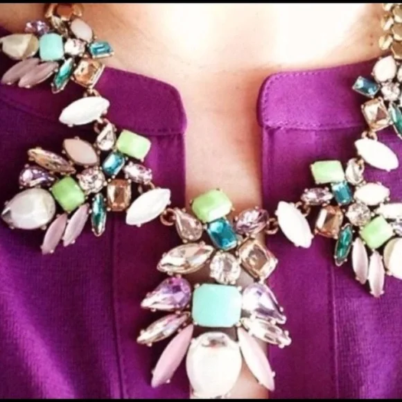 Stella & Dot | Mint Green + Crystal Retired Trellis Statement Necklace - Picture 8 of 10